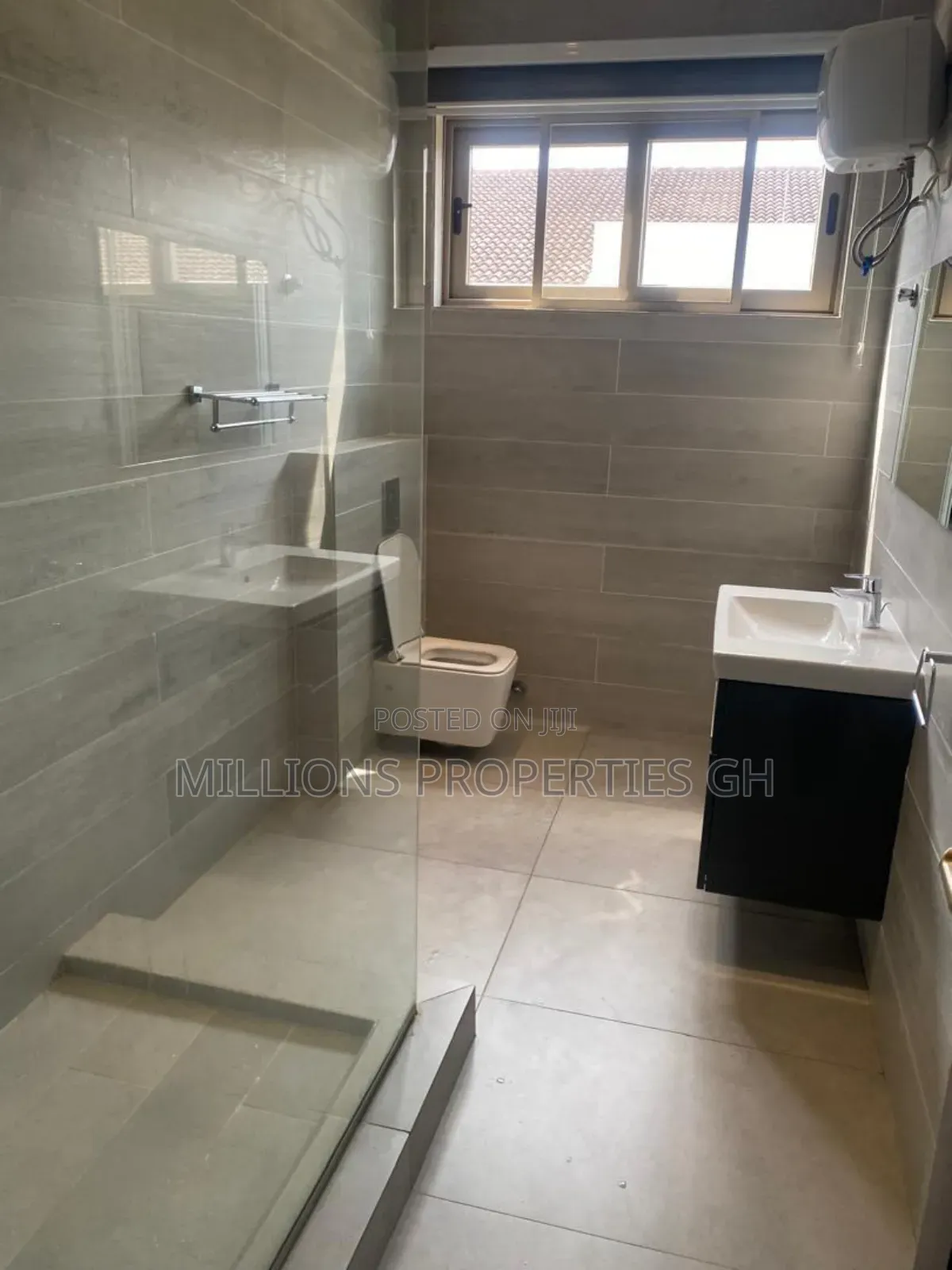 Furnished 4bdrm Apartment in Millions Properties, Cantonments for rent