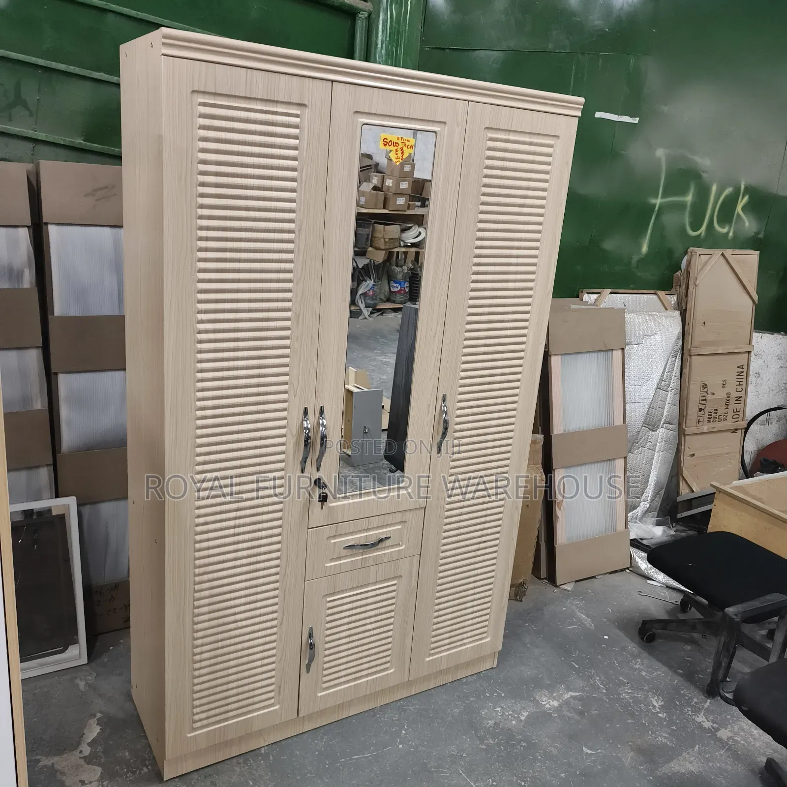White Maple 3 Doors Wooden Wardrobe