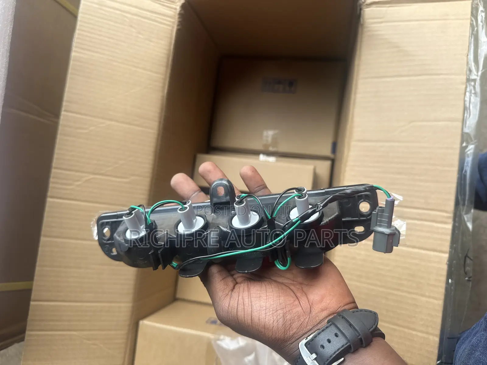 L200 2005-2015 Vodafone Tail Board Light Boot Light