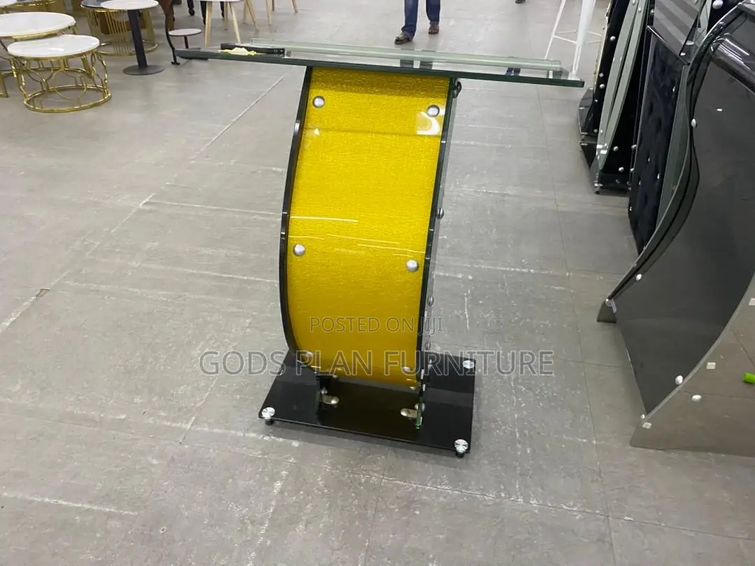Curved Glass Pulpit