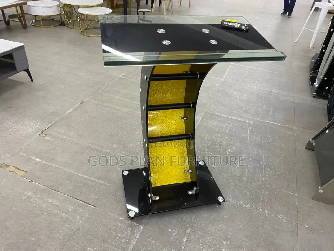 Curved Glass Pulpit