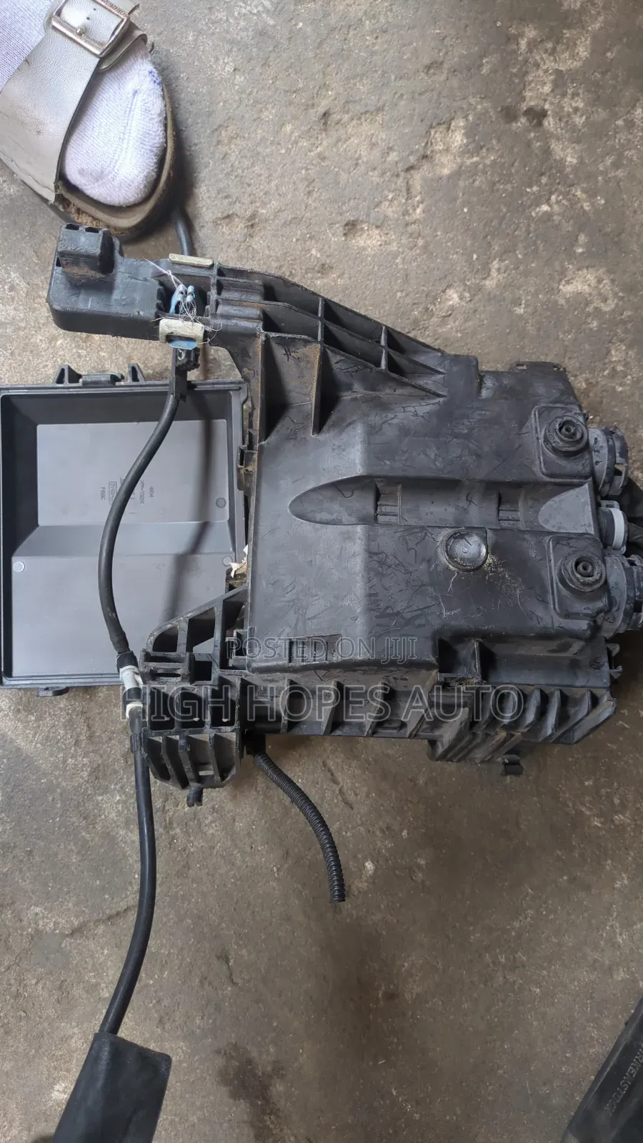 2017 Ford F150 Engine Fuse Board