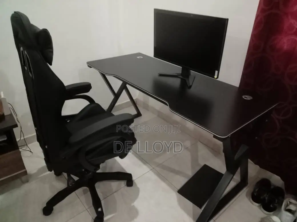 Game Table (140 by 60 Cm)