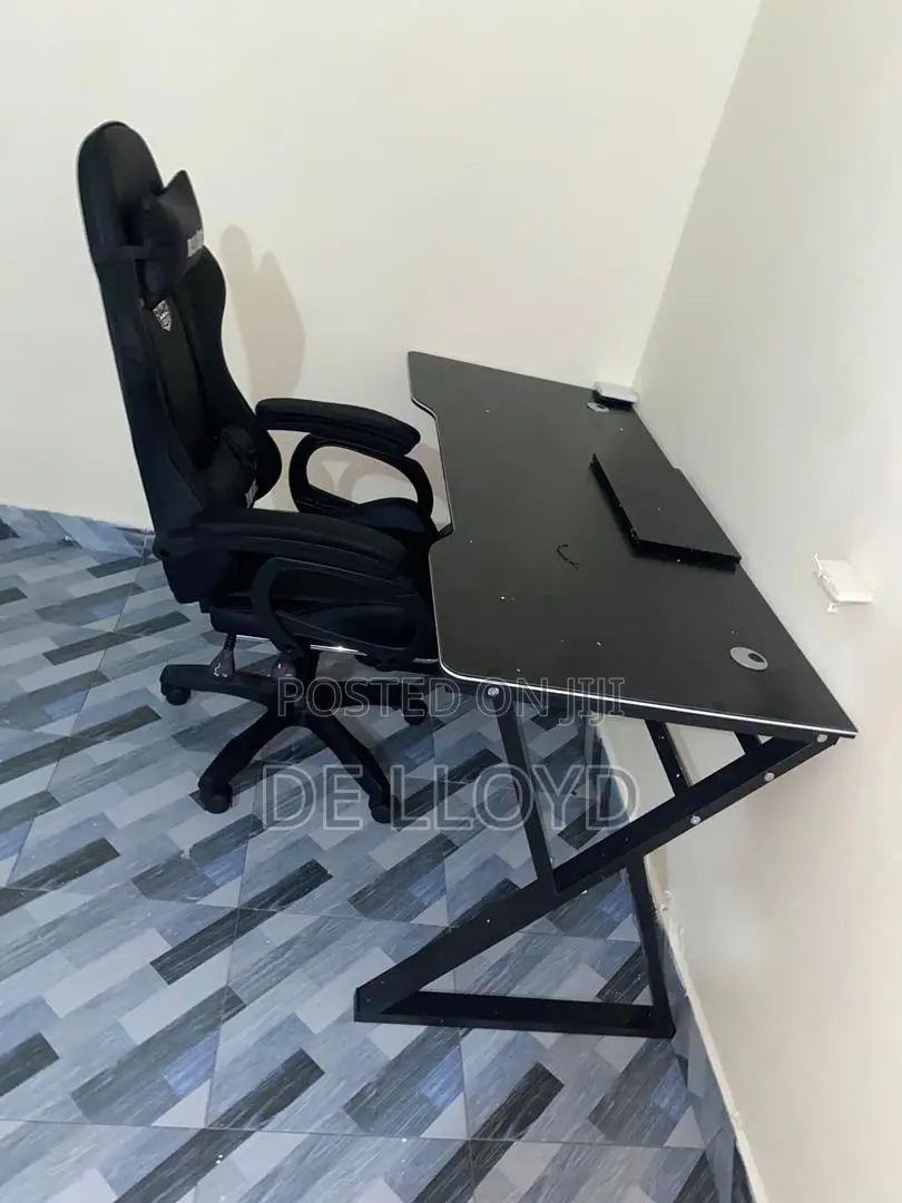 Game Table (140 by 60 Cm)