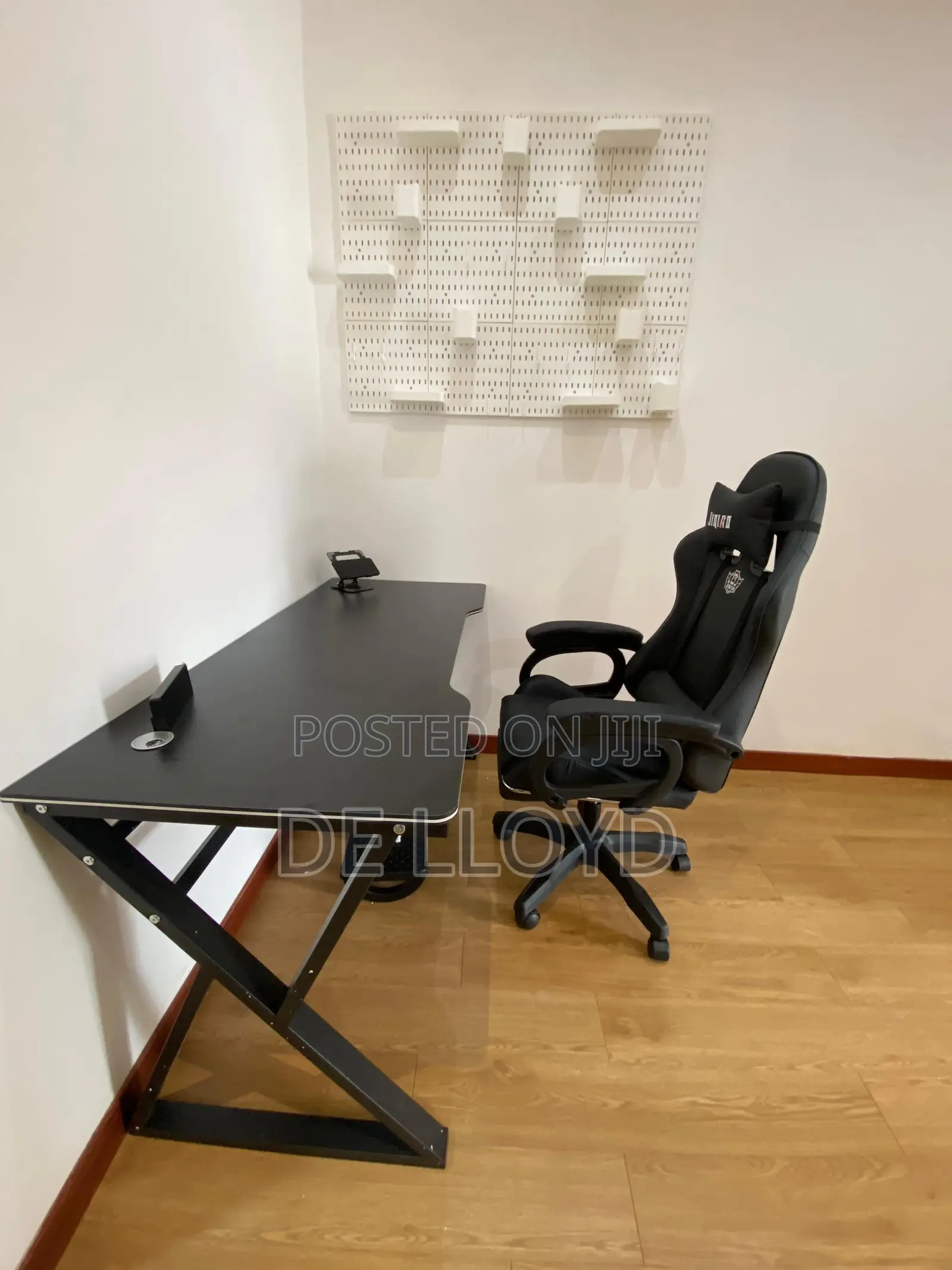 Game Table (140 by 60 Cm)