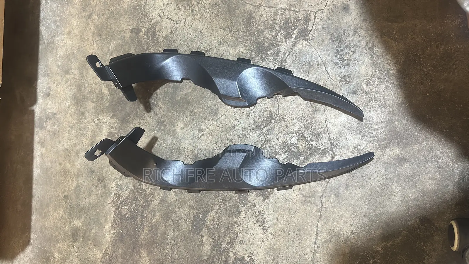 Chevrolet Sonic 2012 Headlight Chrome Seat Pair