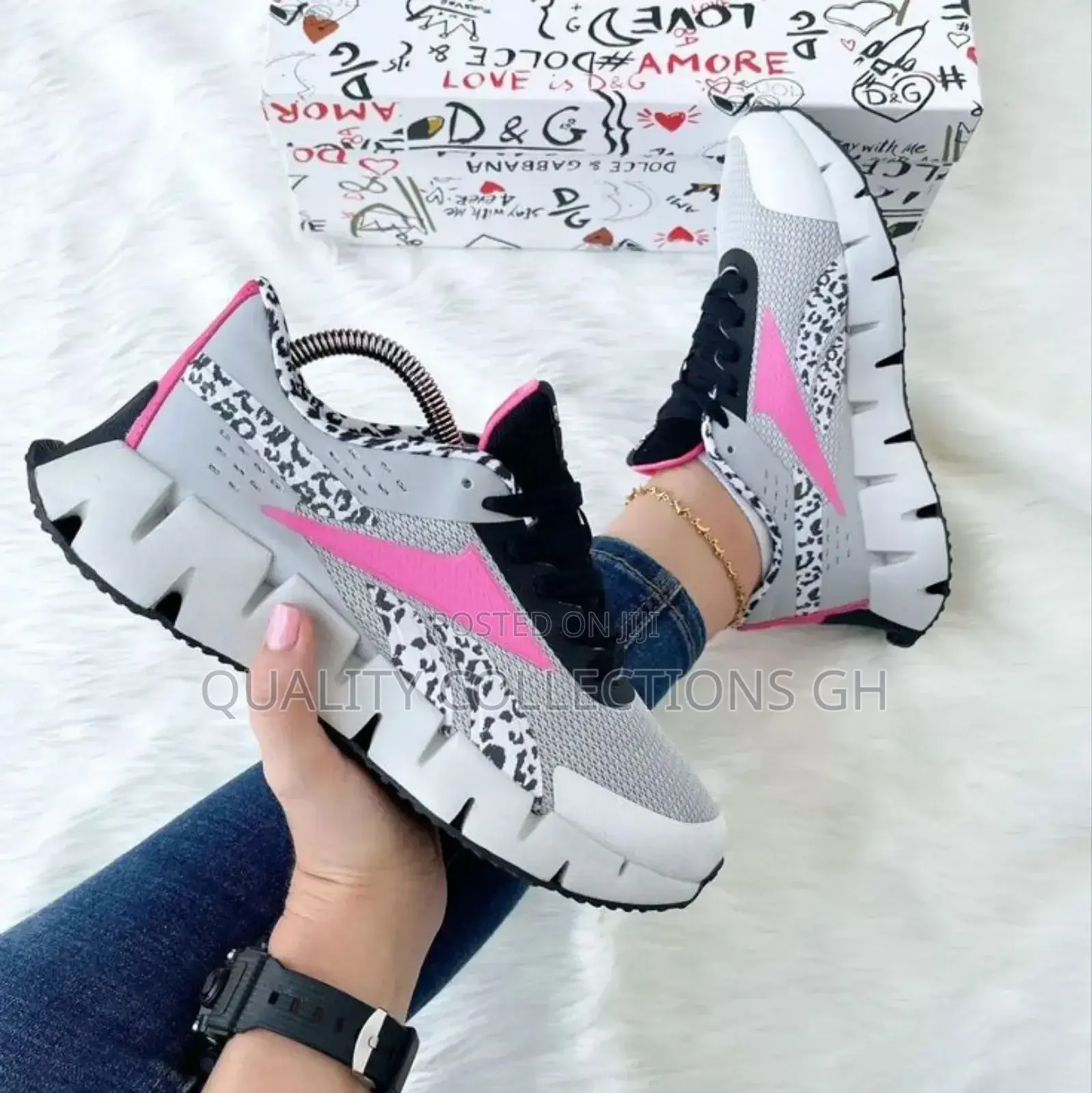 Reebok Silk Sneaker