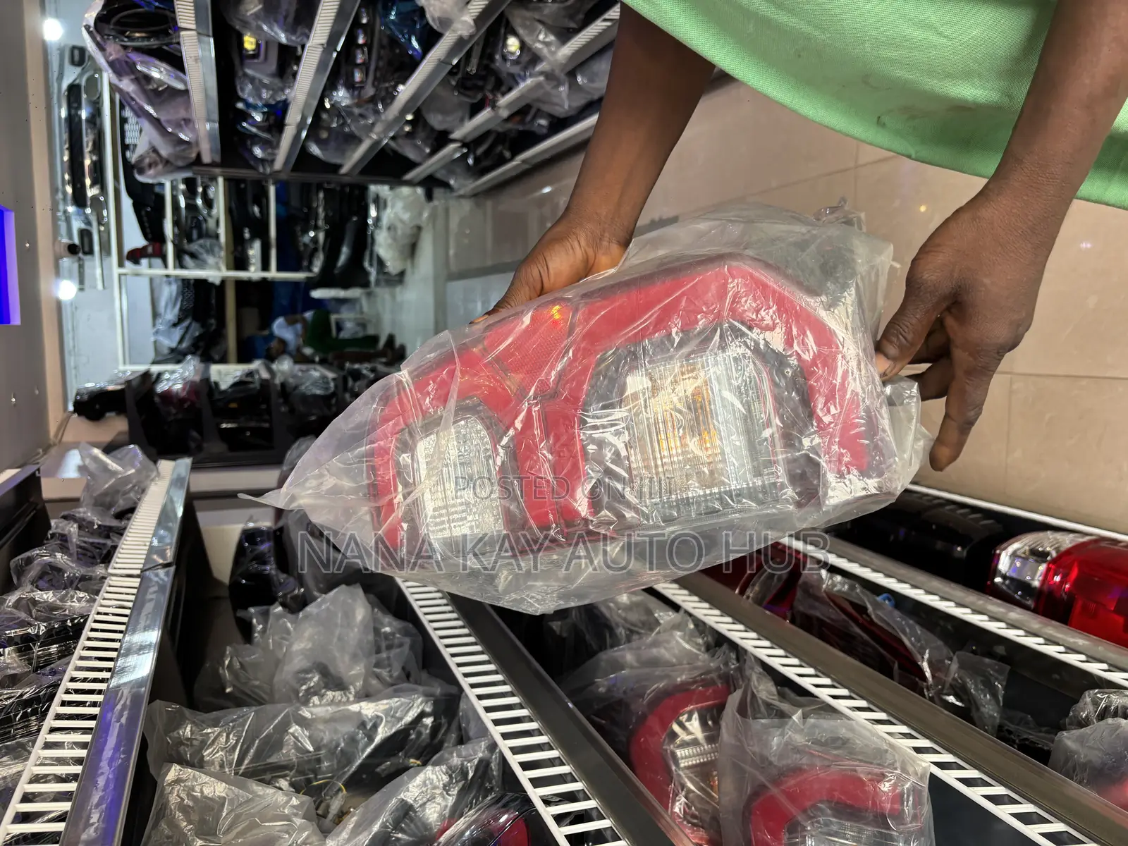 Toyota Hilux 2018,2019,2020,2021,2022,2023,2024 Spec Tail Light Pair