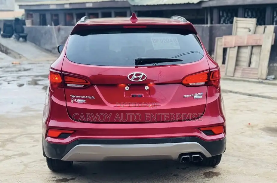 Hyundai Santa Fe 2018 Red