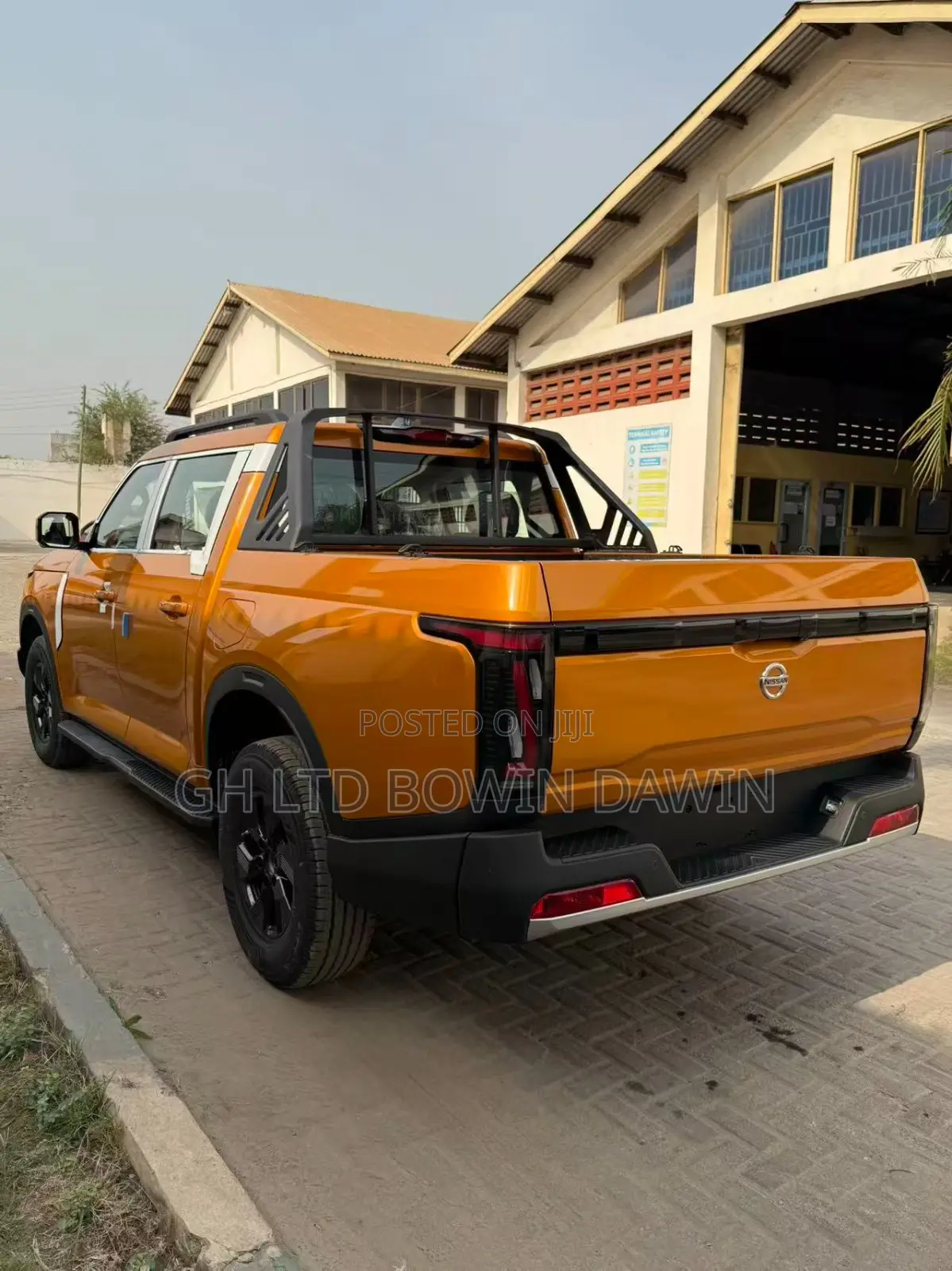 New Nissan Pick-Up 2025 Gold