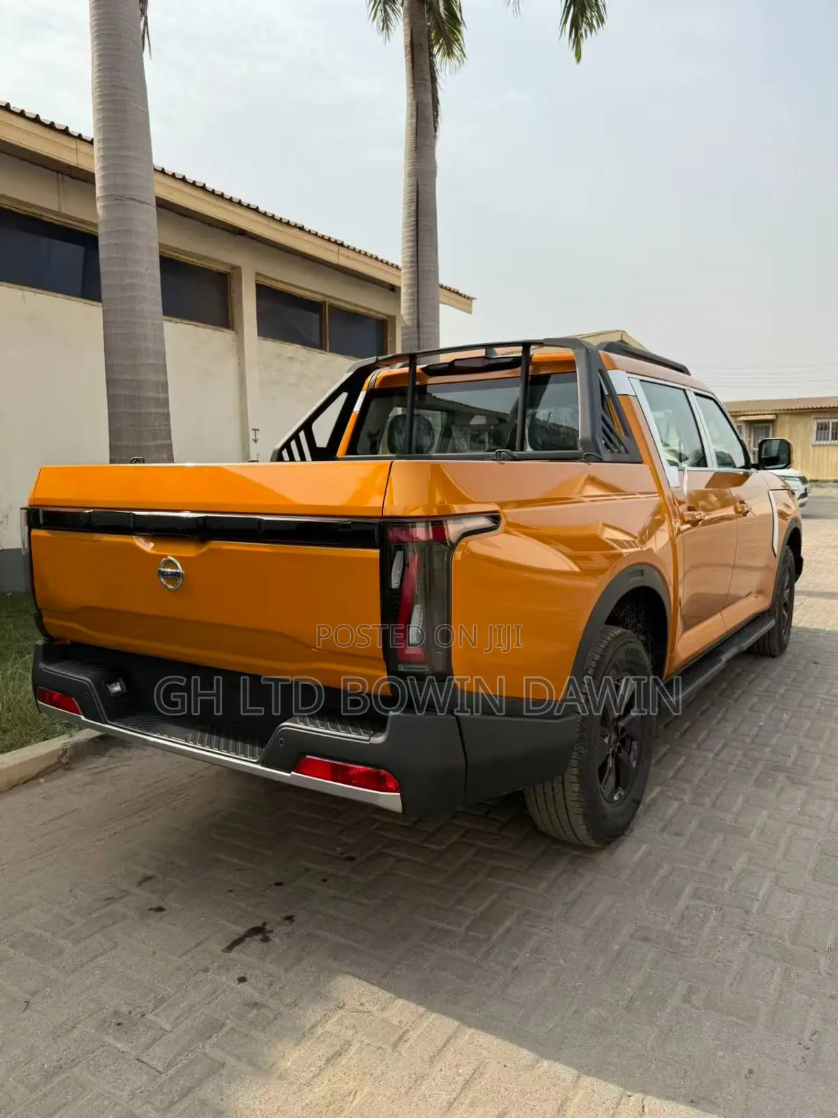 New Nissan Pick-Up 2025 Gold
