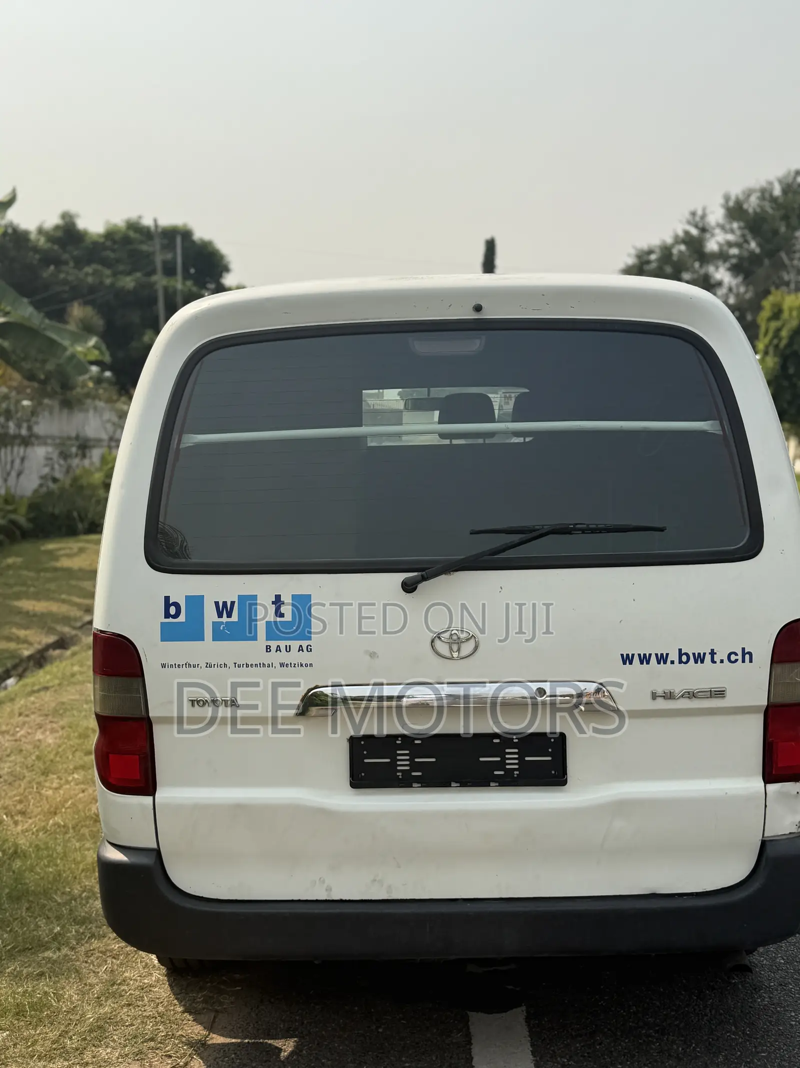 Toyota HiAce 2013 White