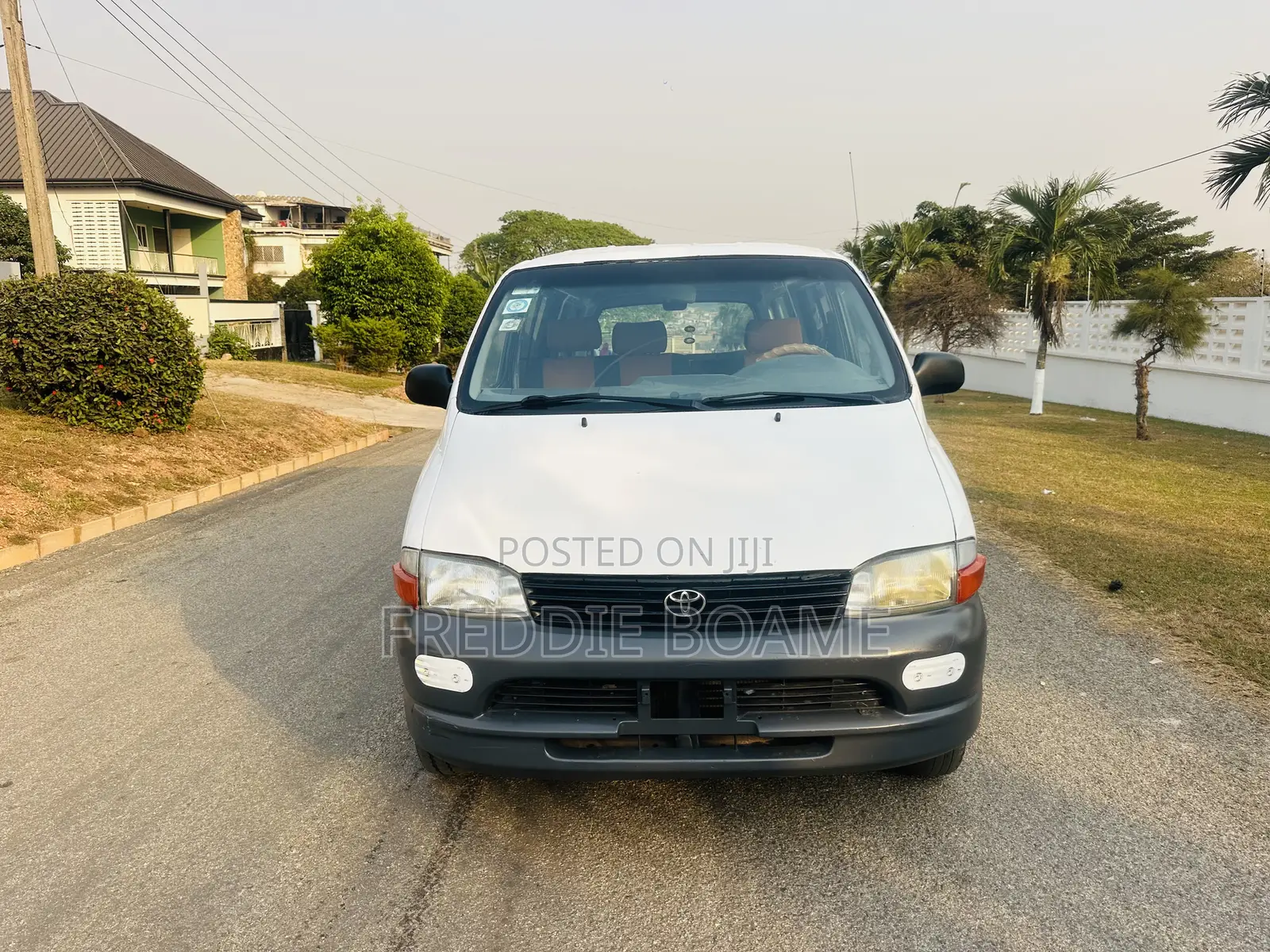 Toyota HiAce 2004 White