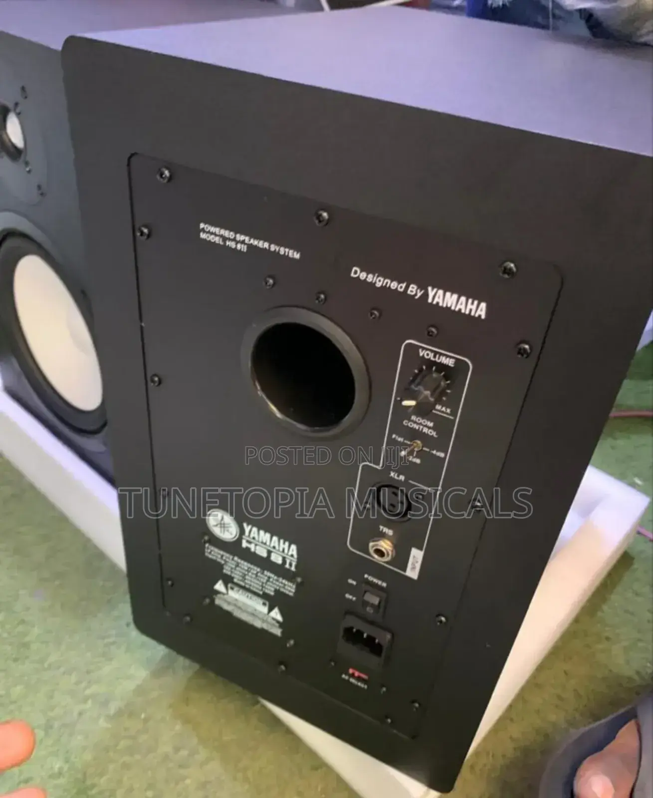 Yamaha Hs8ii 8-Inch Powered Studio Monitor.