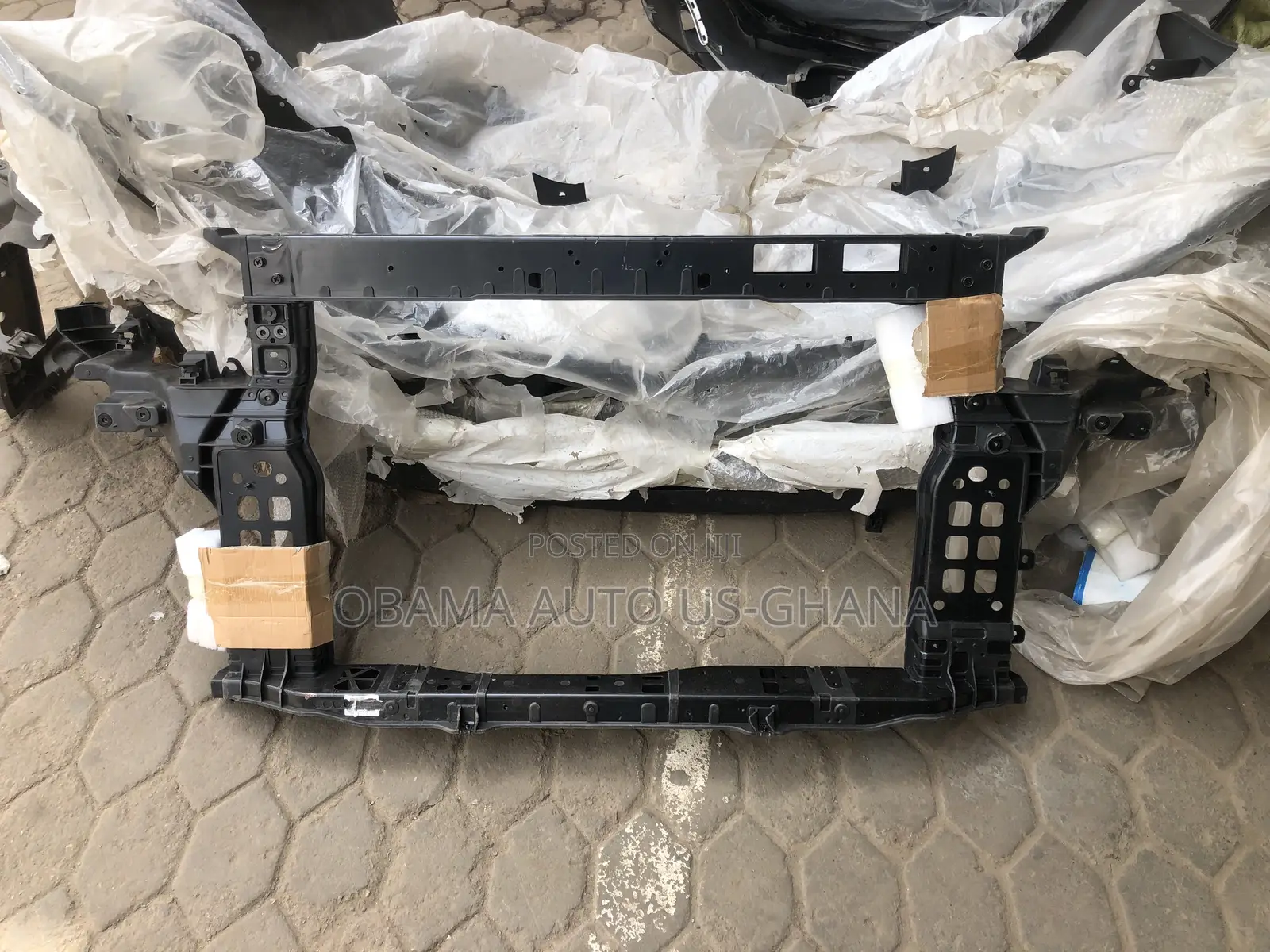 2016 - 2020 Kia Sorento Radiator Support Assembly