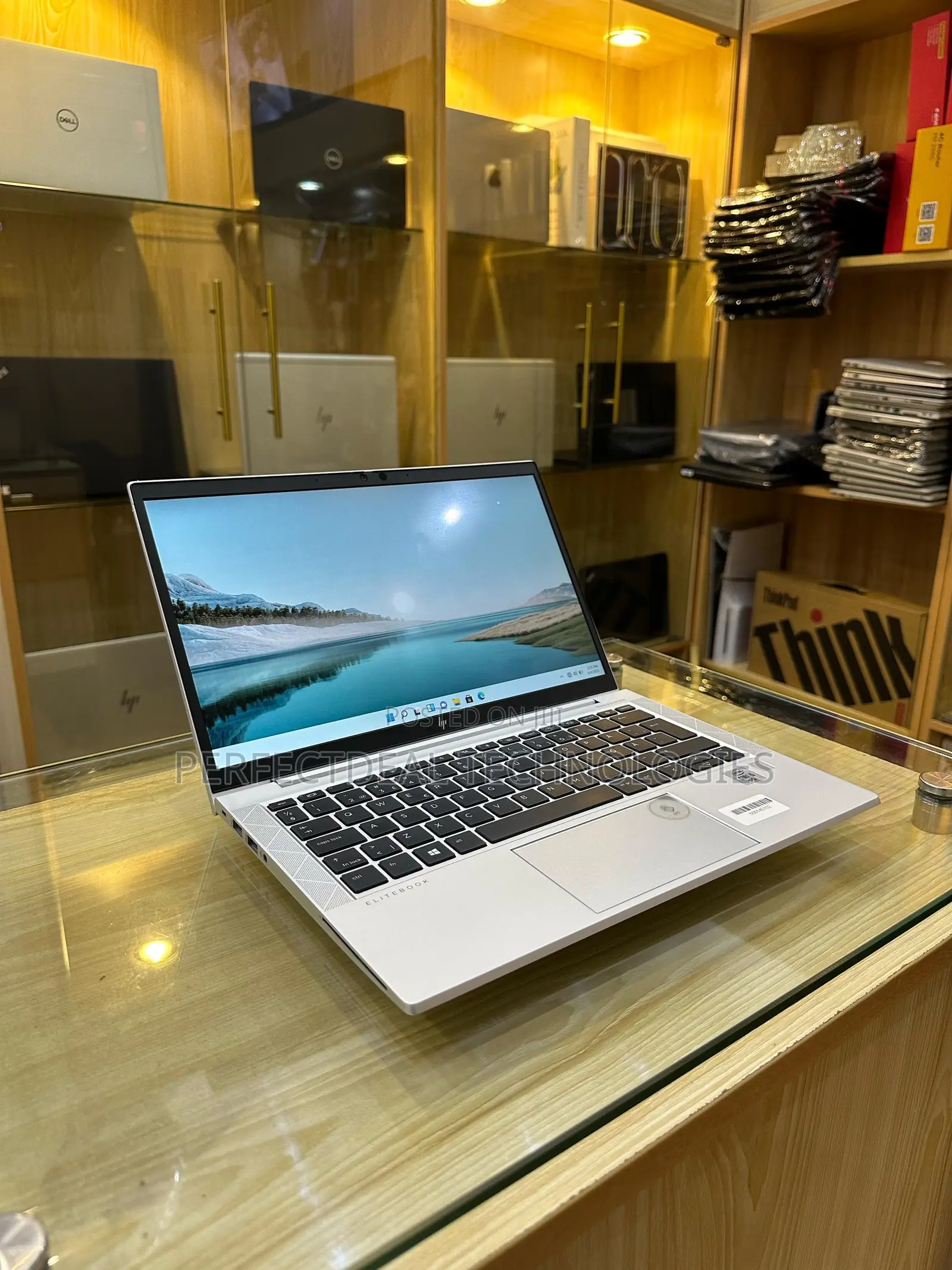 New Laptop HP EliteBook 830 G7 8GB Intel Core i5 SSD 256GB