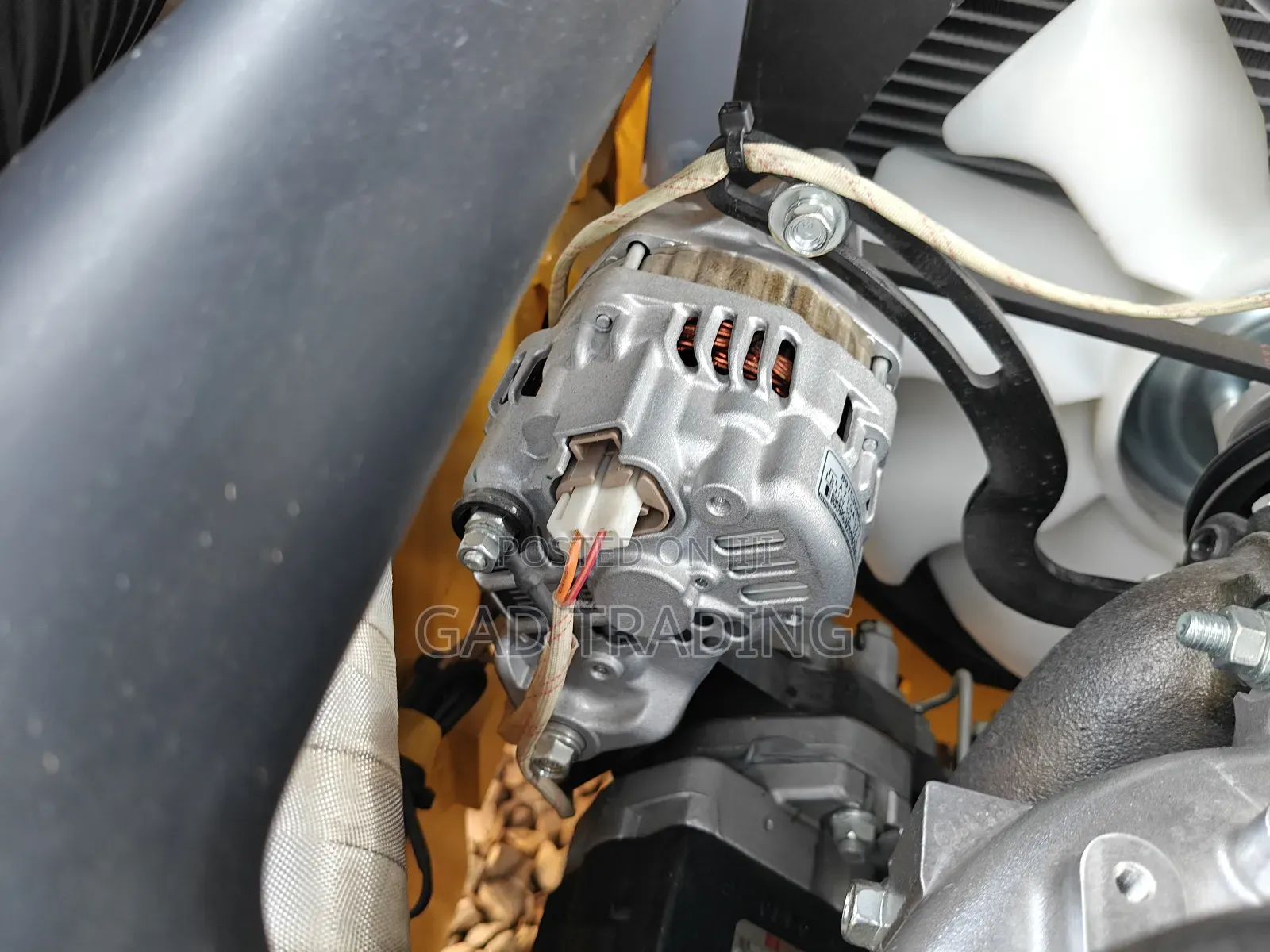 Teu Brandnew Forklift Isuzu Engine Shimadzu Hydraulic