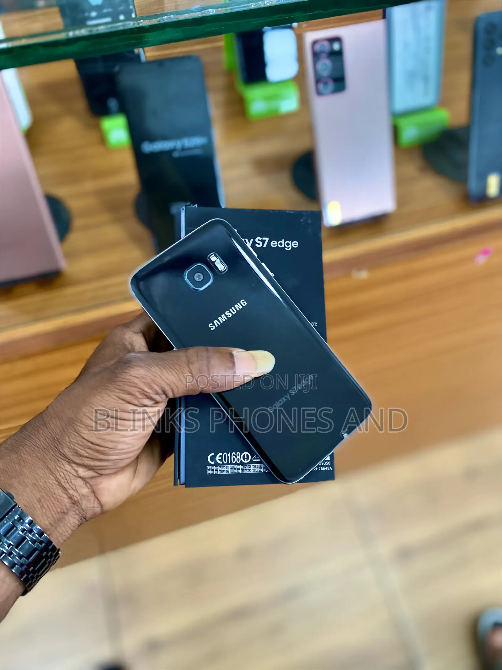 New Samsung Galaxy S7 edge 32 GB Black