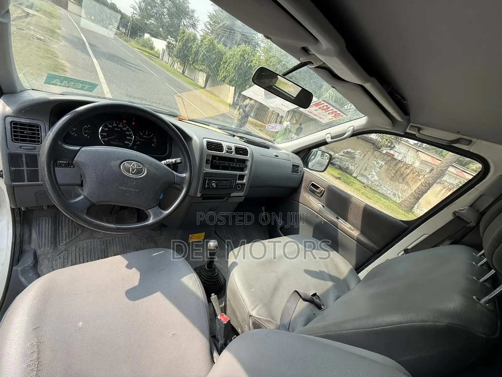 Toyota HiAce 2013 White