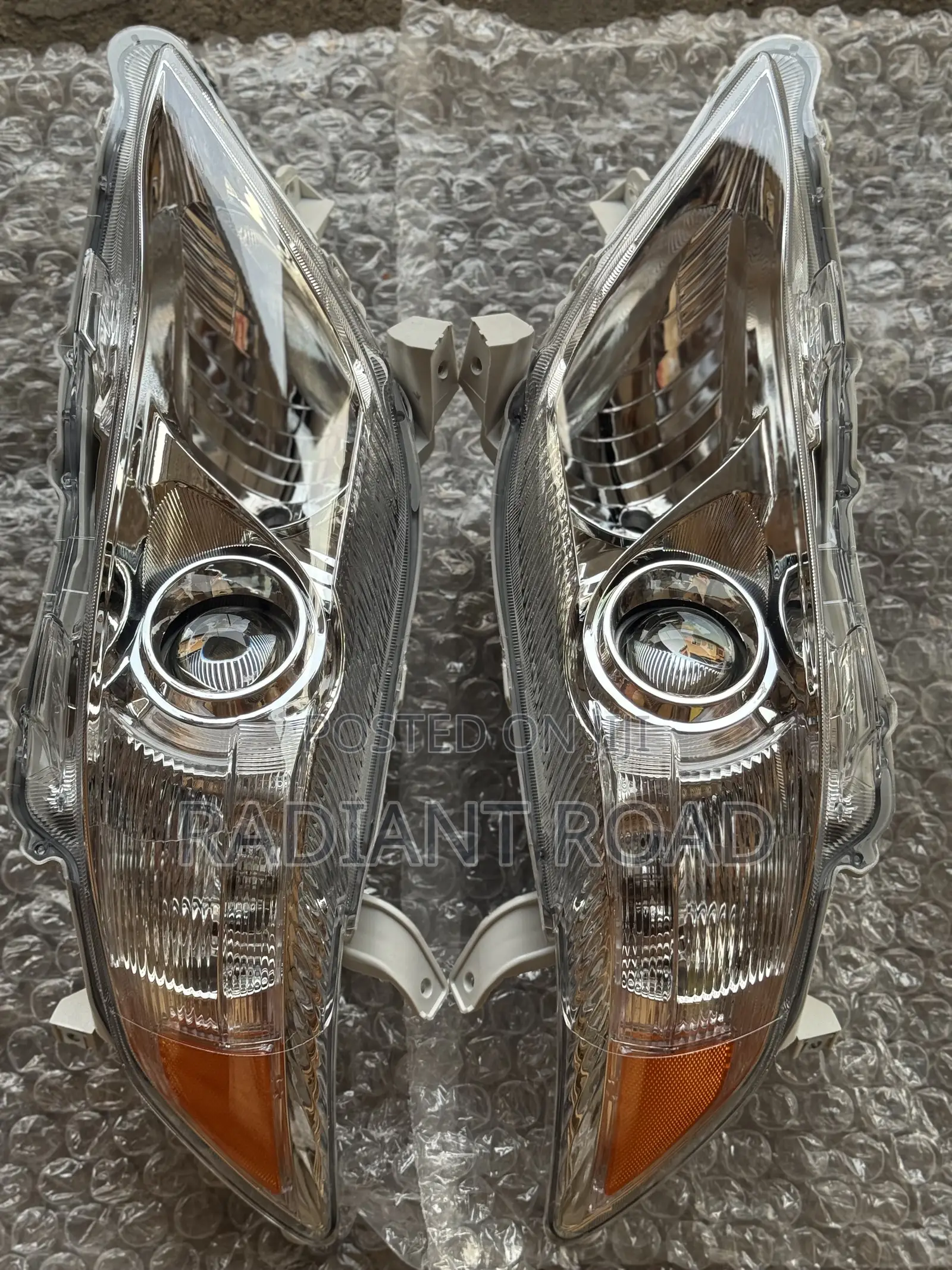Toyota Camry 2010-2011 Headlights