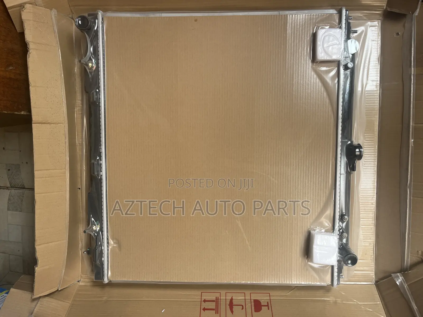 Nissan Frontier/ Pathfinder 2008 2009 2010 2011 2012 Radiator Tank