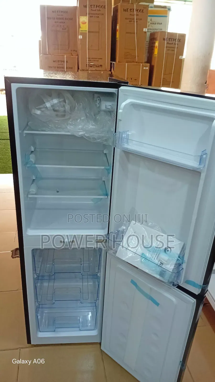 Compact Pearl Refrigerator Freezer 102l for Home Use Chilling