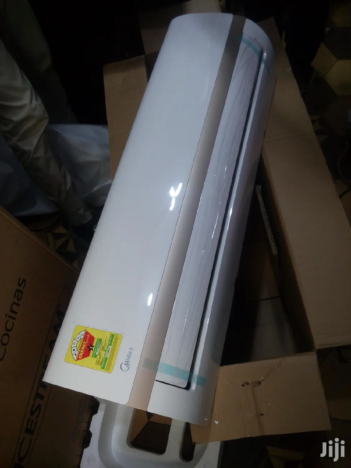 Midea 2.5 Hp Split Air Condition New