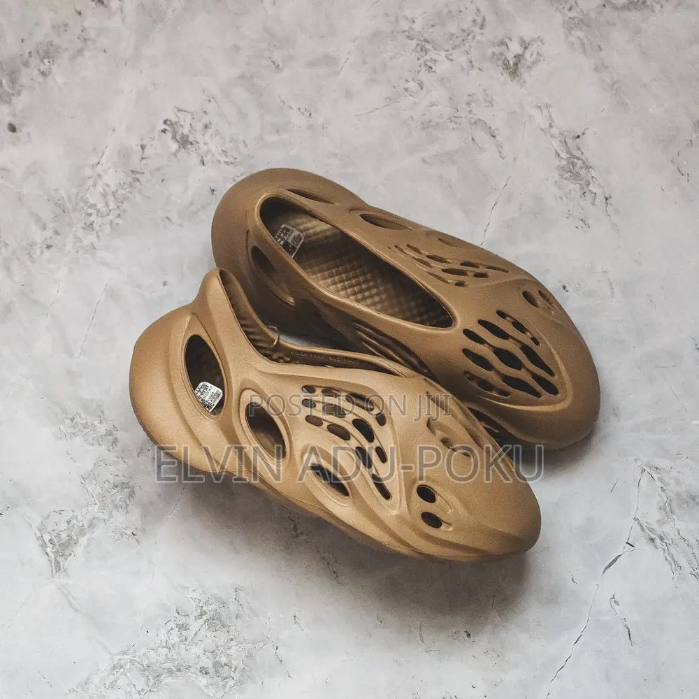 Yeezy Foam Runner in Different Colours , Swipe >