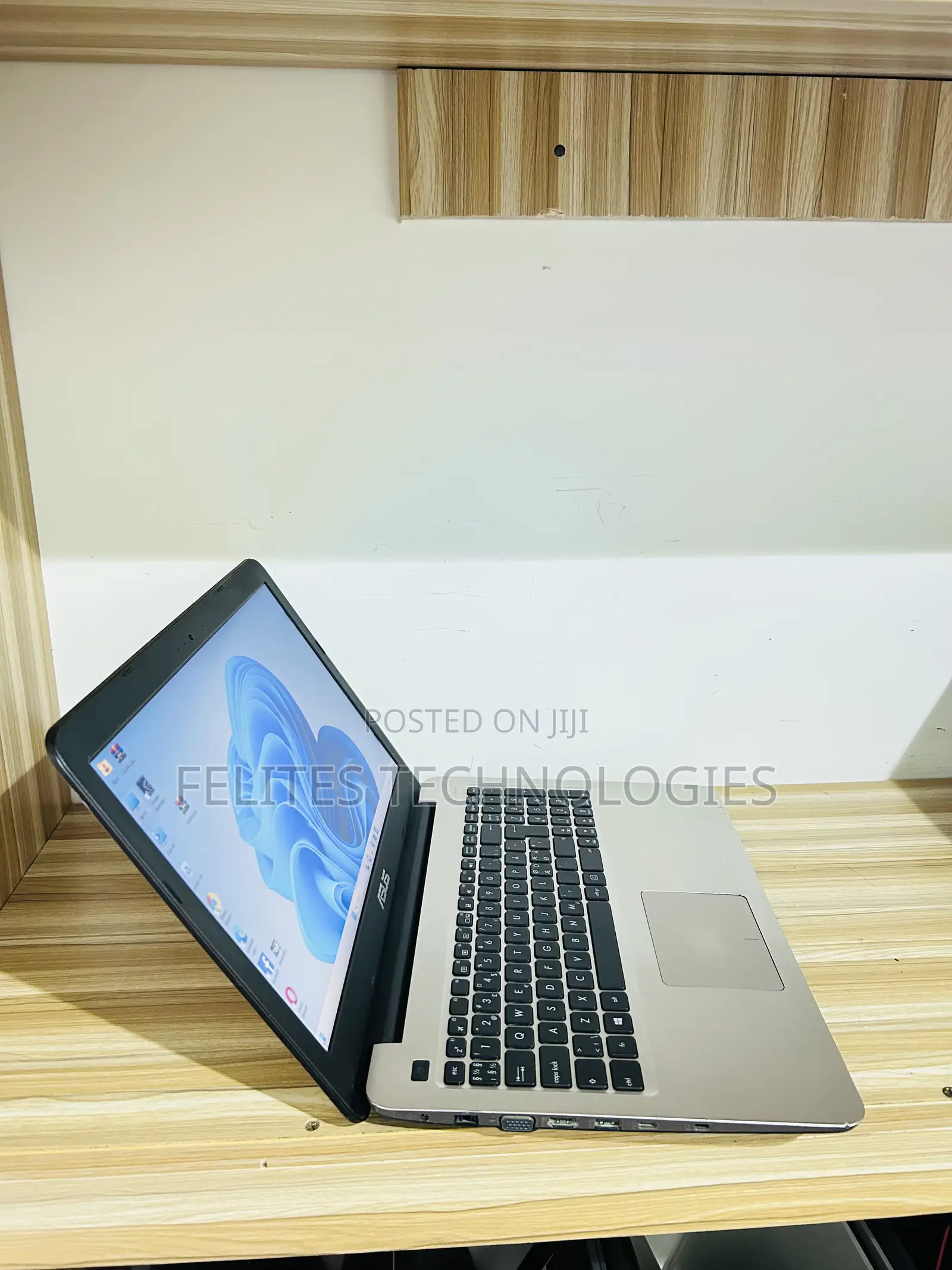Laptop Asus ZenBook UX510UW 8GB Intel Core I7 SSD 512GB