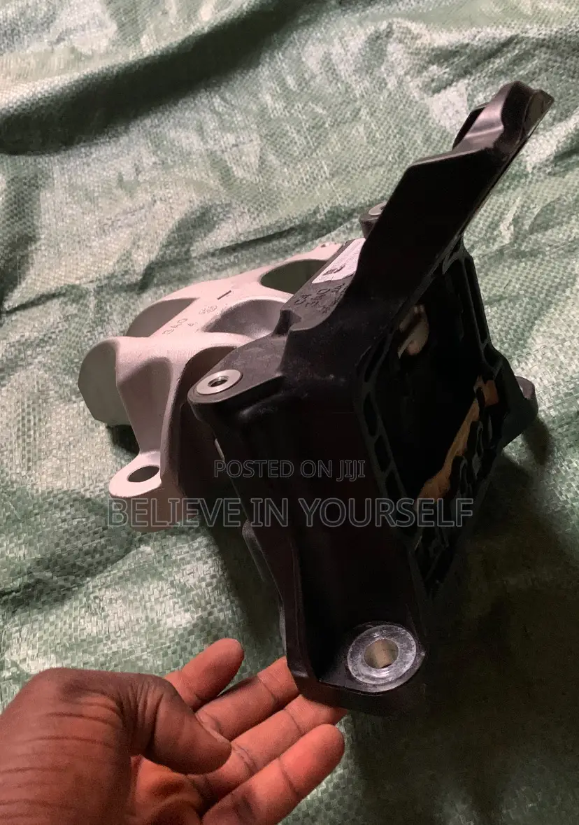 Honda CRV 2023,2024,2025 Gearbox Seat / Mount