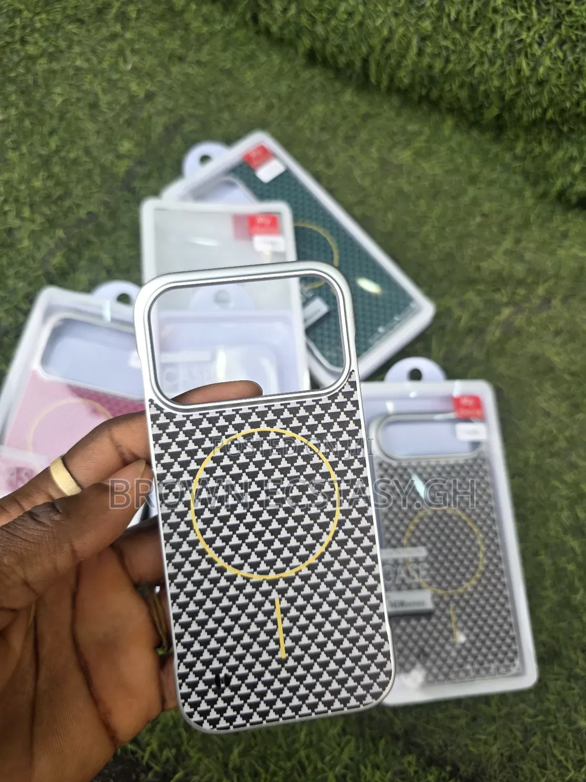 Half Cut iPhone 17 Air/17 Pro/17 Pro Max Case