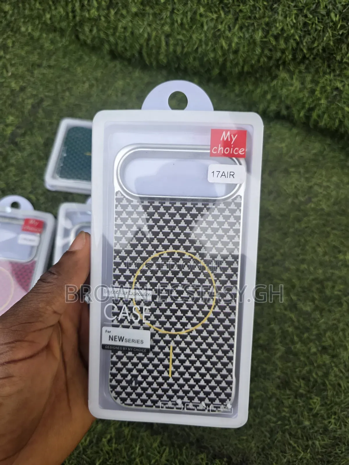 Half Cut iPhone 17 Air/17 Pro/17 Pro Max Case