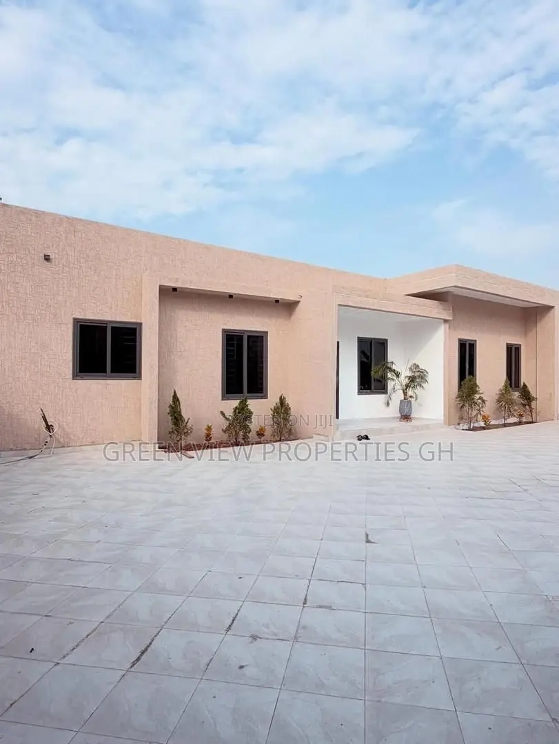 3bdrm House in Lake Side Estate for sale