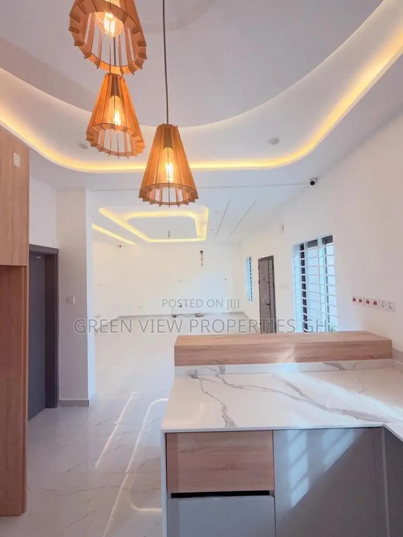 3bdrm House in Lake Side Estate for sale