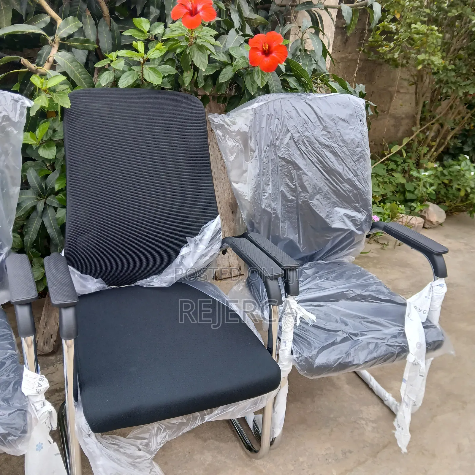 Visitors Chair With Arem Rest