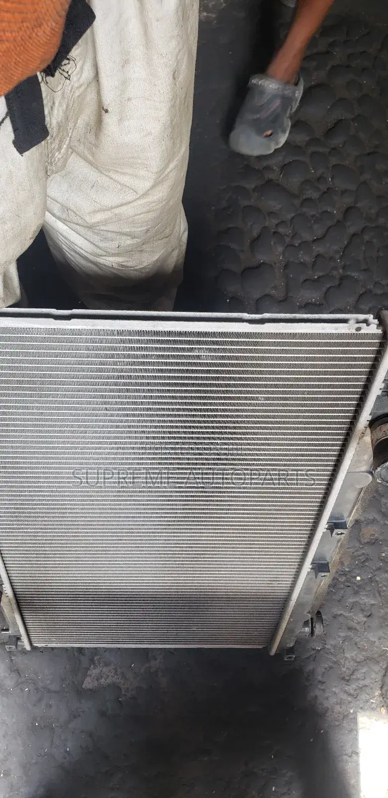 Toyota Voxy Radiator Tank