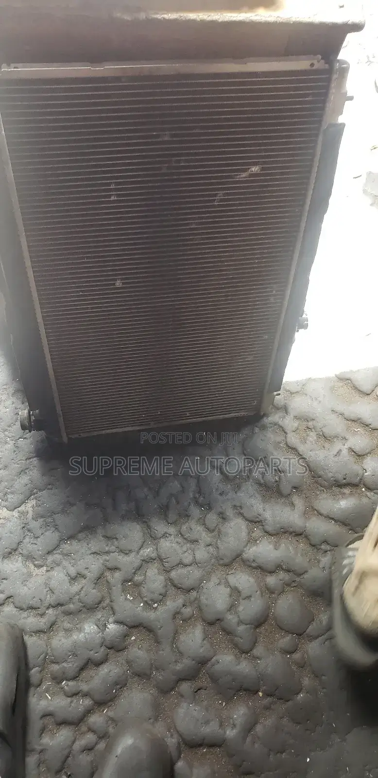 Toyota Voxy Radiator Tank