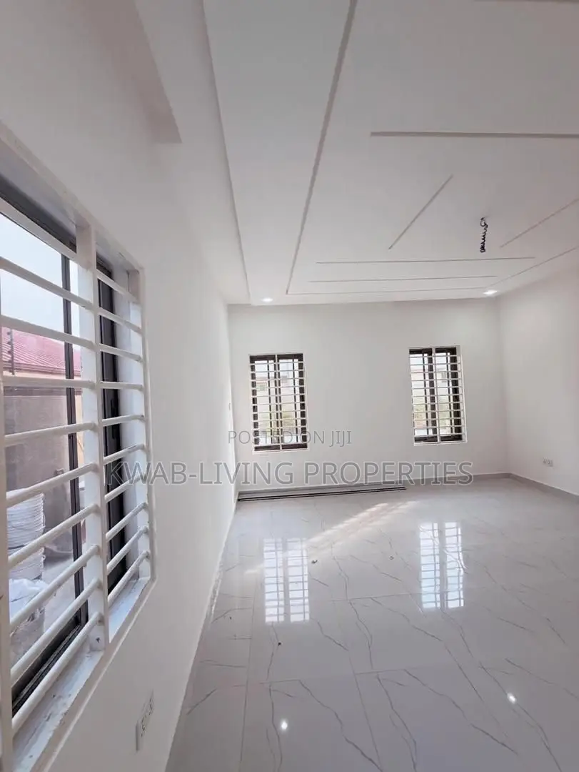 3bdrm House in Housing Down for sale