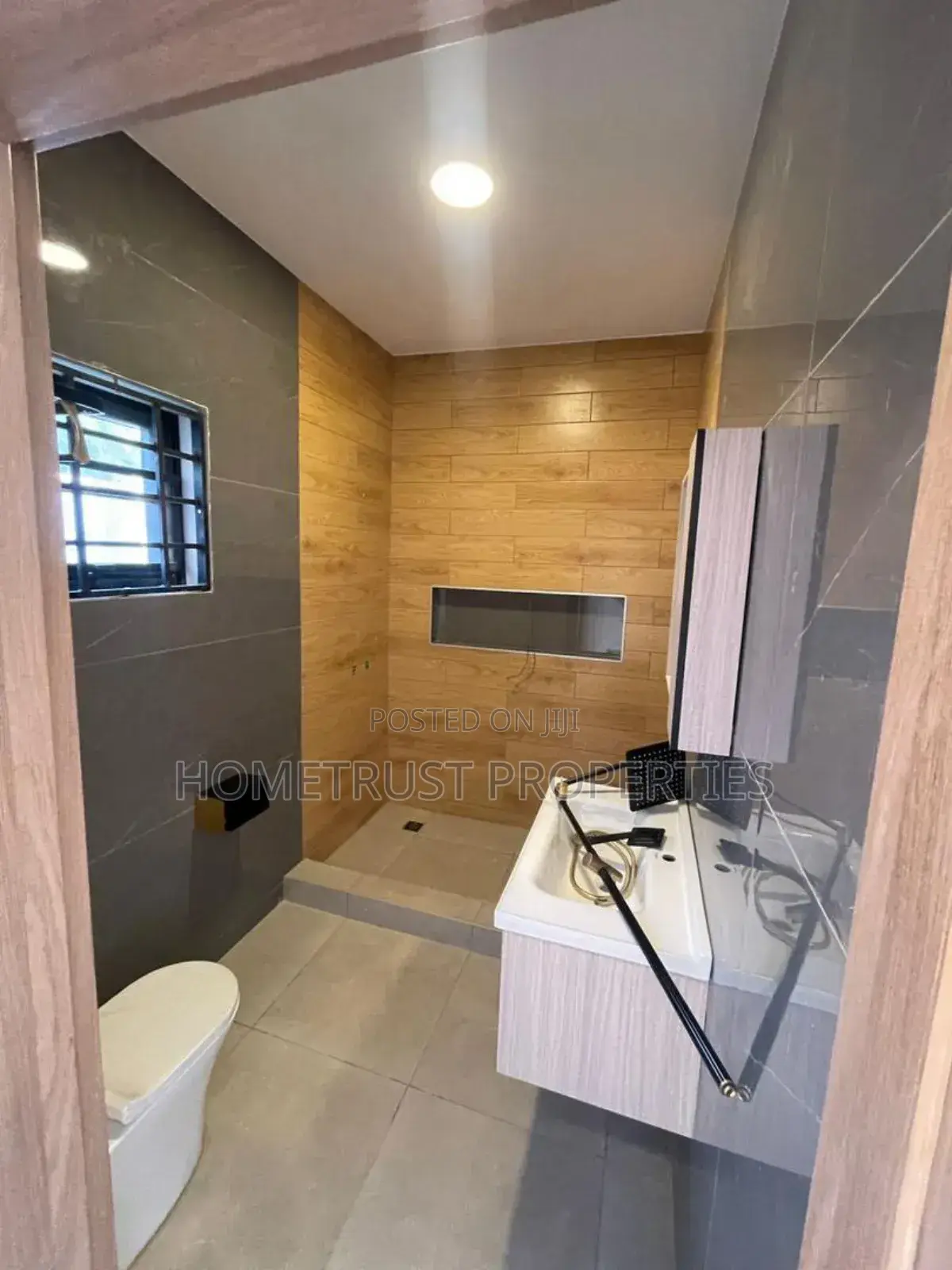 3bdrm Duplex in Hometrust Properties, Amasaman for sale