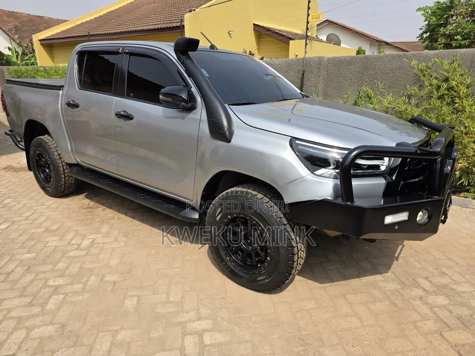 Toyota Hilux 2022 Silver
