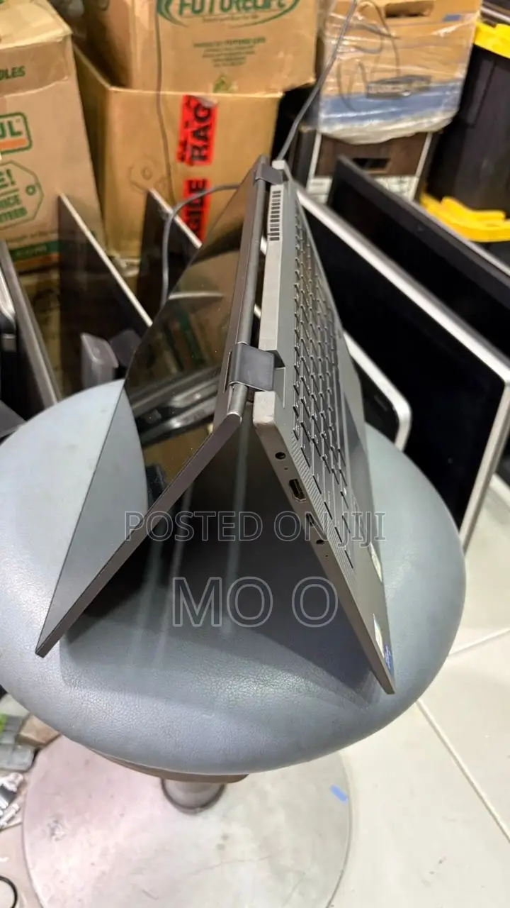 Laptop Lenovo Yoga 700 8GB Intel Core i7 SSD 256GB