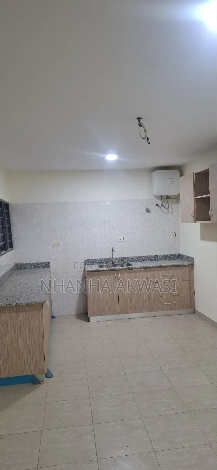 2bdrm Apartment in Sakumono Golf, Tema Metropolitan for rent