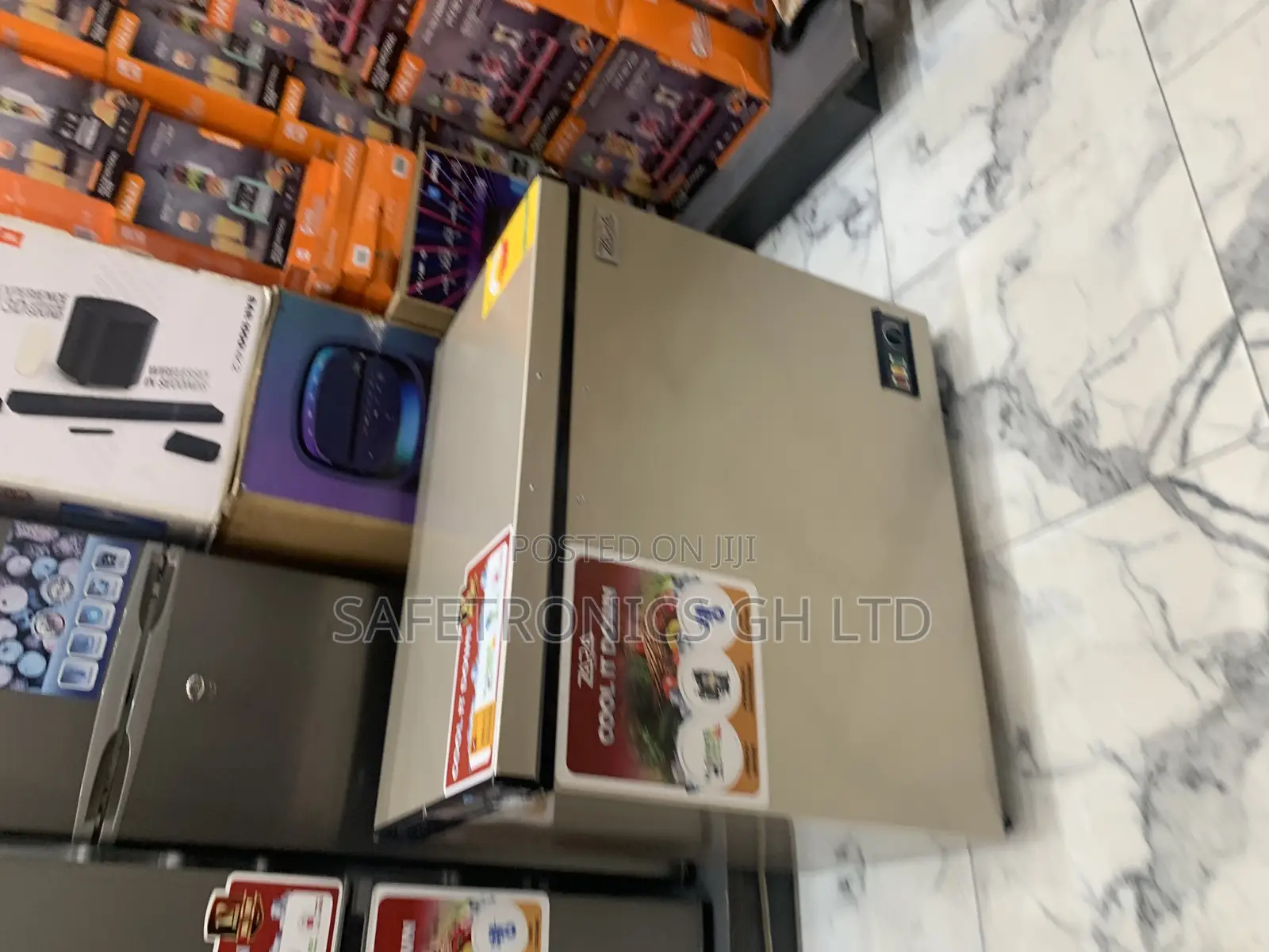 Singledoor (Net Gold) 238ltrs Zara-300flg Chestfreezer
