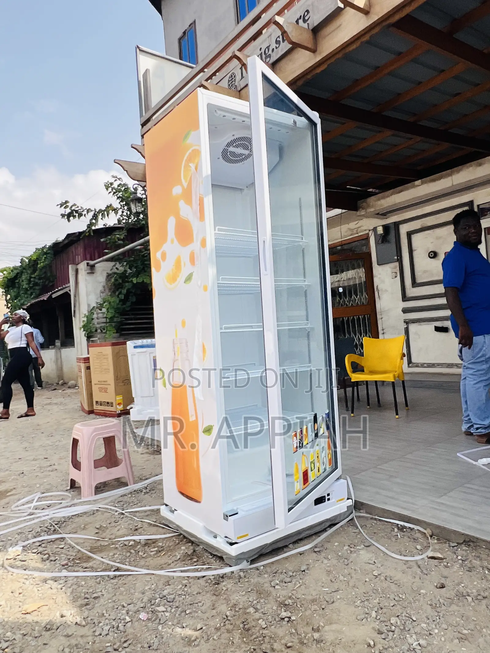 Fast Cooling Zara-600dfg 591liters Single Door Display Fridge.