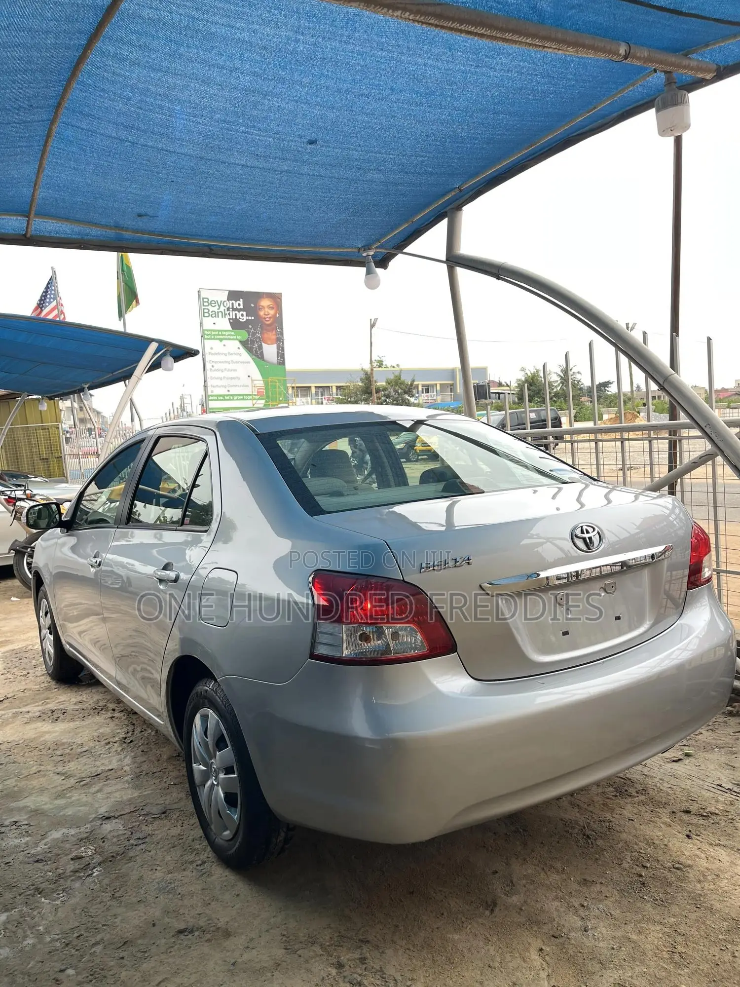 Toyota Belta 2010 Silver