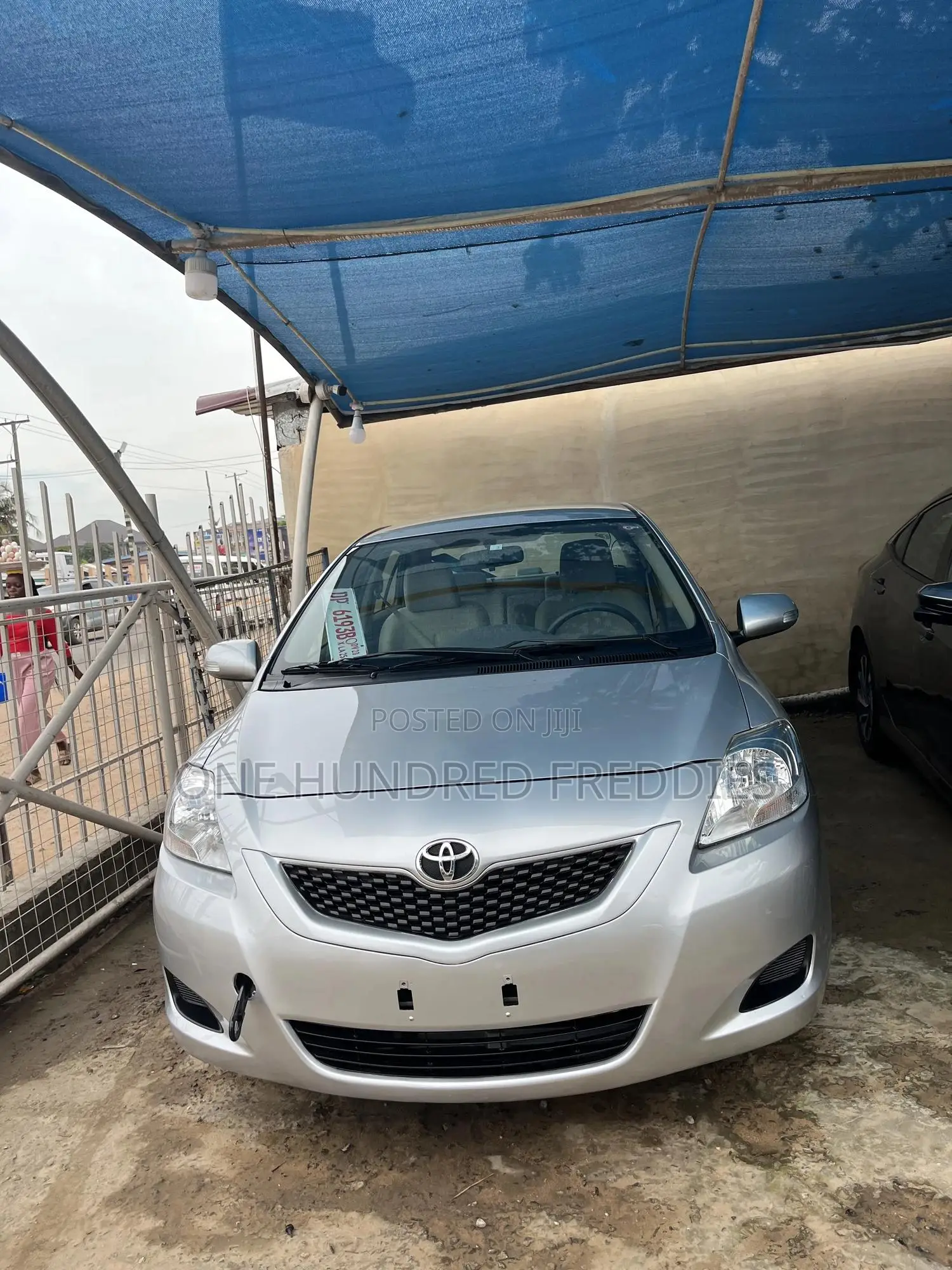 Toyota Belta 2010 Silver