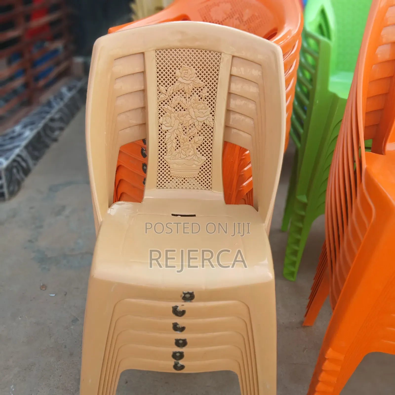 Armless Planticipated Chair