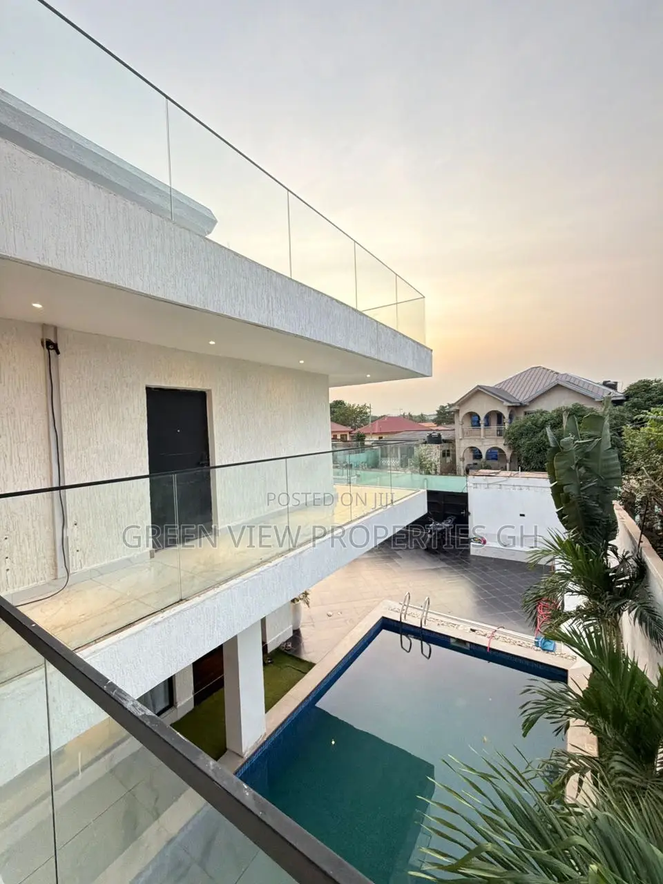 Furnished 5bdrm Duplex in East Legon for sale