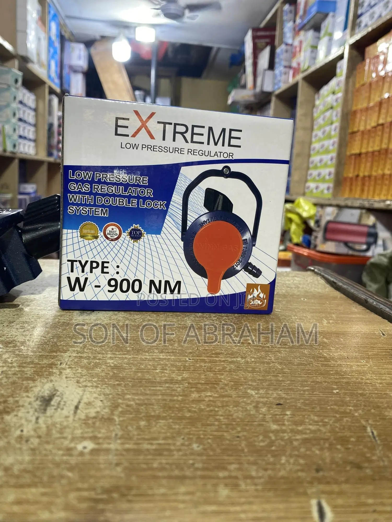 Extreme Low Pressure Gas Regulator With Safety Lock
