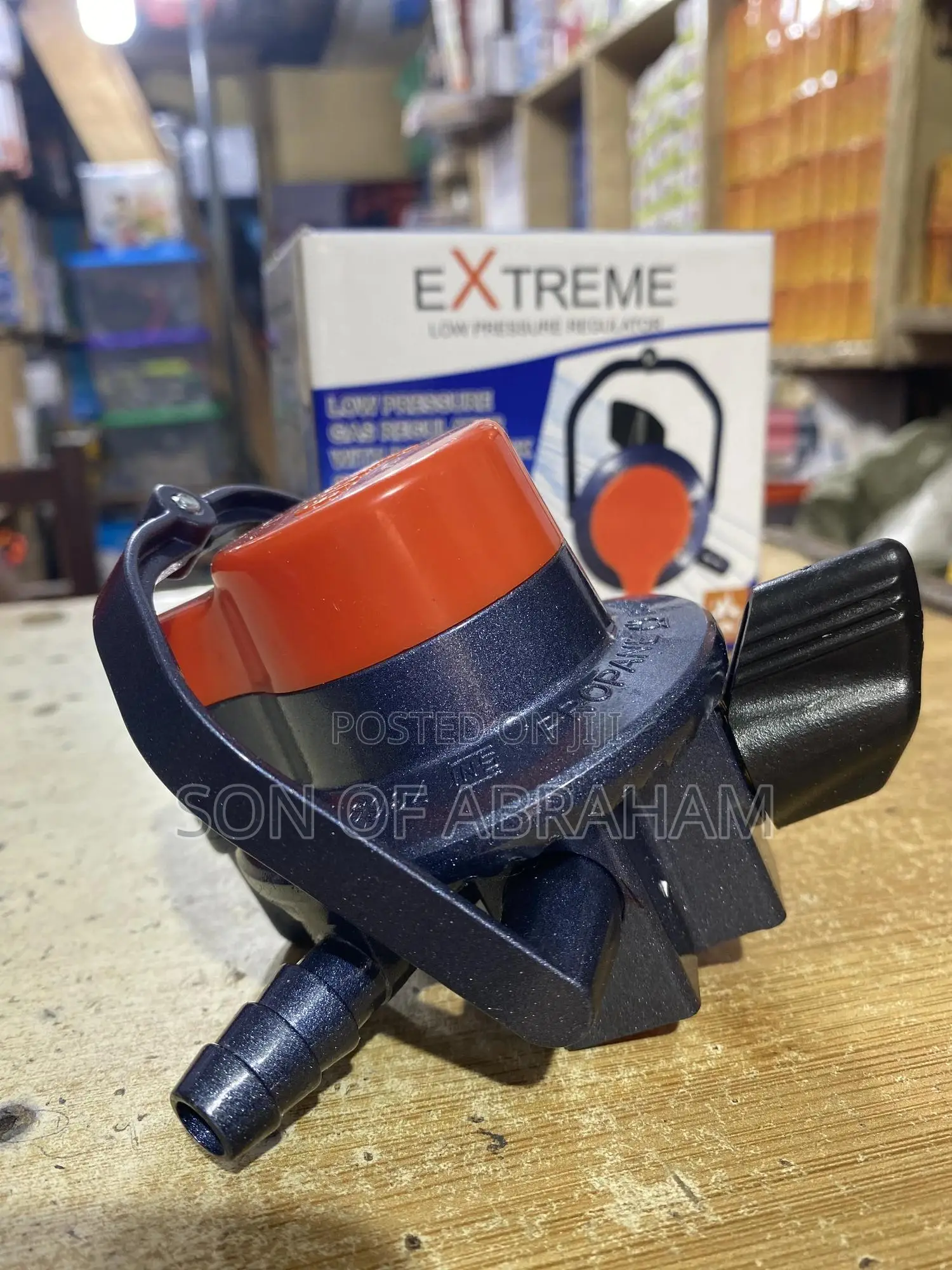 Extreme Low Pressure Gas Regulator With Safety Lock